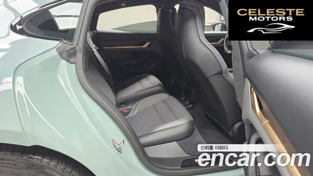 PORSCHE Taycan 4S 2025 — photo 12 sur 20