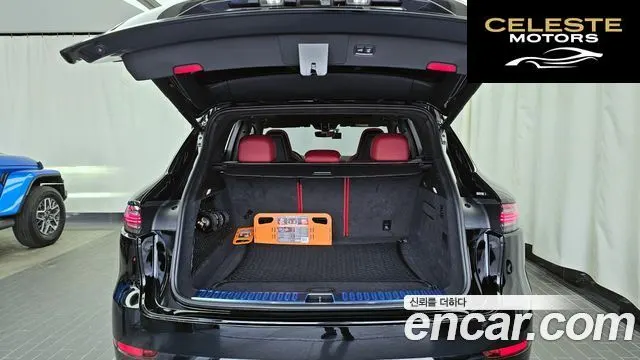 PORSCHE Cayenne (PO536) 4.0 Turbo 2023 — photo 20 sur 26