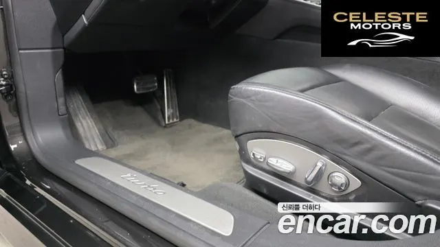 PORSCHE Panamera 4.8 Turbo 2010 — photo 17 sur 20