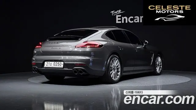 PORSCHE Panamera 3.6 AWD Edition 2016 — photo 2 sur 26