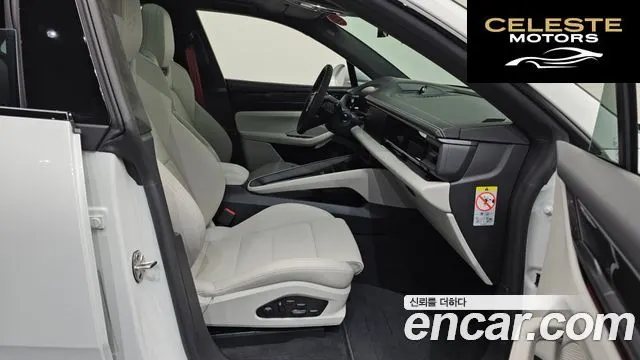 PORSCHE Macan EV Turbo 2025 — photo 11 sur 20