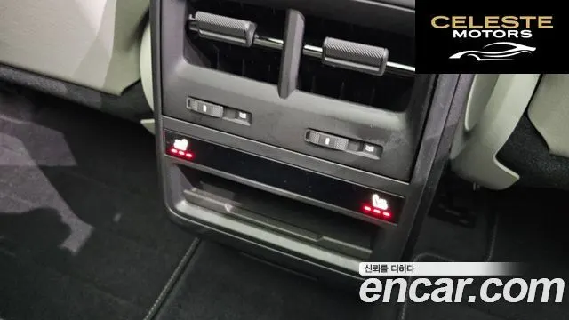 PORSCHE Macan EV Turbo 2025 — photo 19 sur 20