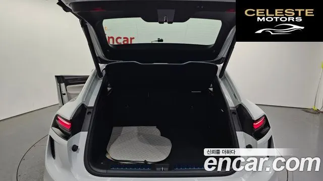 PORSCHE Macan EV Turbo 2025 — photo 20 sur 20
