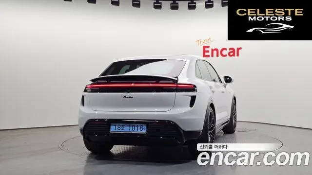 PORSCHE Macan EV Turbo 2025 — photo 4 sur 20