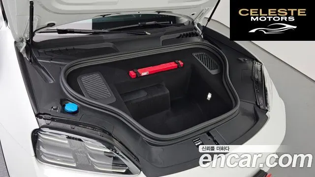 PORSCHE Macan EV Turbo 2025 — photo 6 sur 20