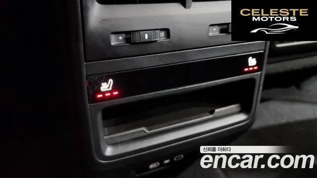 PORSCHE Macan EV 4S 2025 — photo 18 sur 20