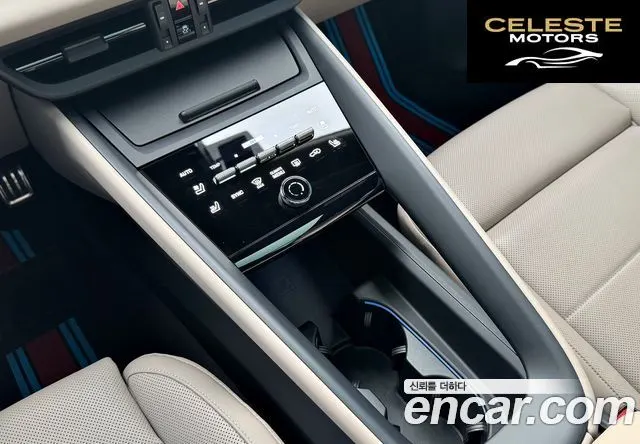 PORSCHE Macan EV 4S 2025 — photo 18 sur 26