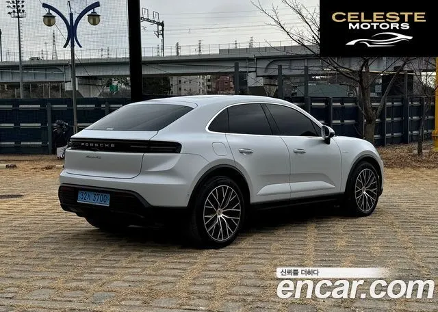 PORSCHE Macan EV 4S 2025 — photo 24 sur 26
