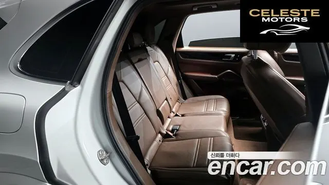 PORSCHE Cayenne (PO536) 3.0 2021 — photo 12 sur 20