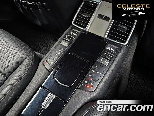 PORSCHE Panamera 3.0 Edition 2016 — photo 17 sur 26