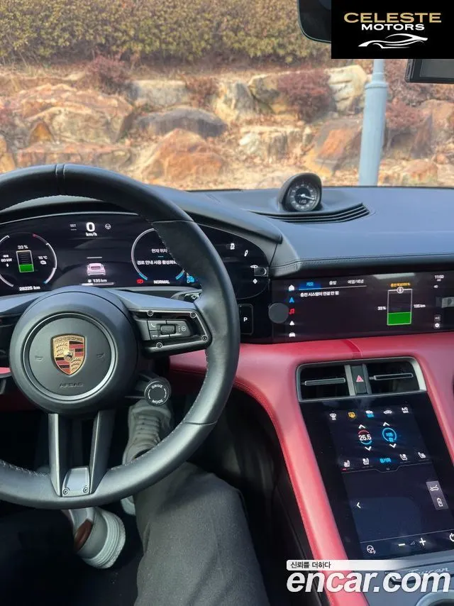 PORSCHE Taycan 2025 — photo 16 sur 18