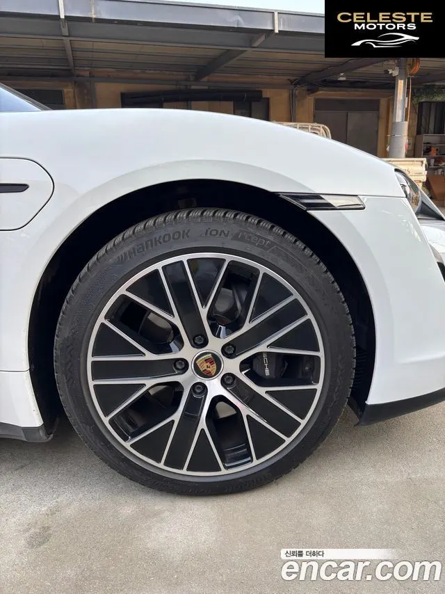 PORSCHE Taycan 2022 — photo 6 sur 25