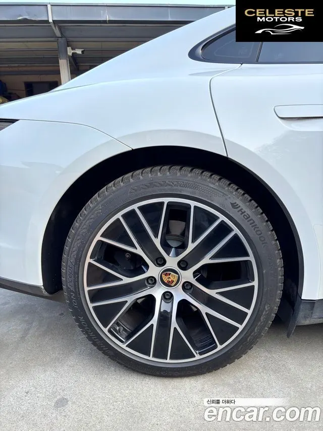 PORSCHE Taycan 2022 — photo 7 sur 25