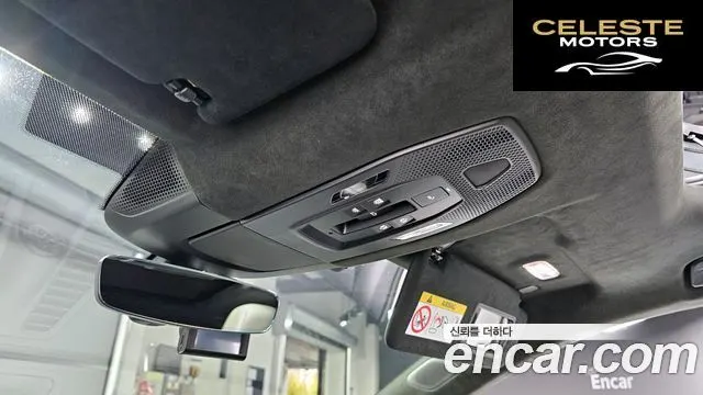 PORSCHE Macan EV Turbo 2025 — photo 17 sur 20