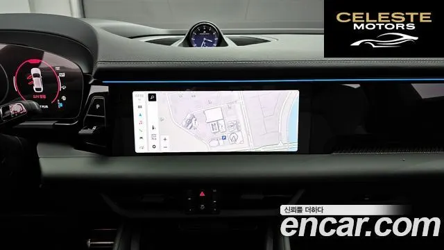 PORSCHE Macan EV Turbo 2025 — photo 19 sur 20