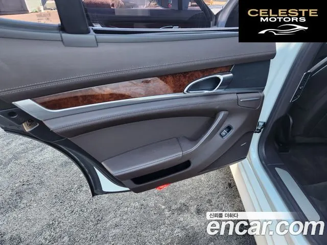 PORSCHE Panamera 4.8 Turbo 2011 — photo 11 sur 22