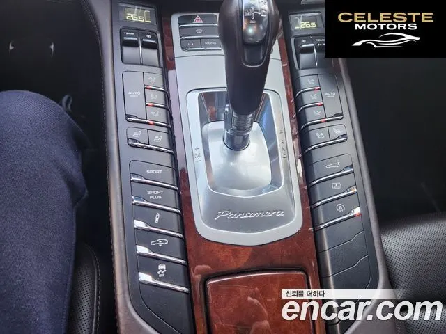 PORSCHE Panamera 4.8 Turbo 2011 — photo 13 sur 22
