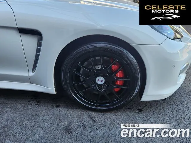 PORSCHE Panamera 4.8 Turbo 2011 — photo 6 sur 22