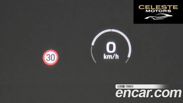 PORSCHE Macan EV Turbo 2025 — photo 16 sur 20