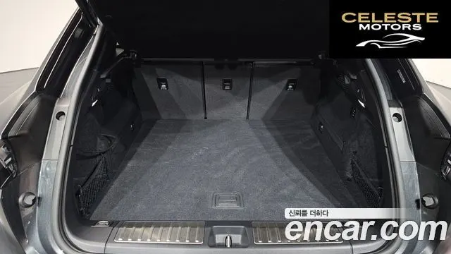PORSCHE Macan EV Turbo 2025 — photo 18 sur 20
