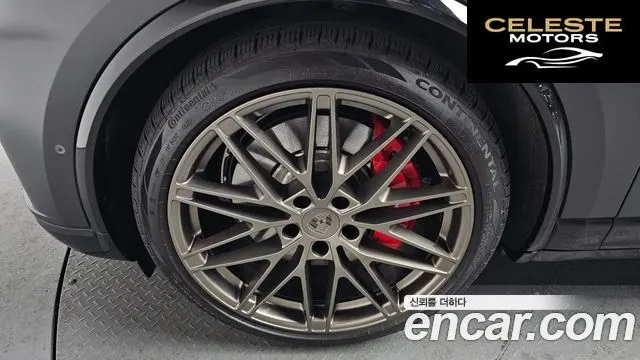 PORSCHE Macan EV Turbo 2025 — photo 4 sur 20