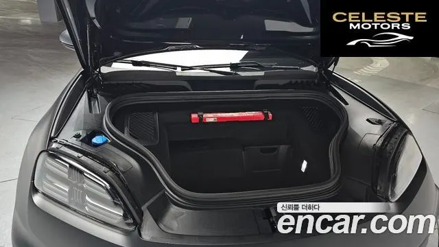 PORSCHE Macan EV Turbo 2025 — photo 5 sur 20