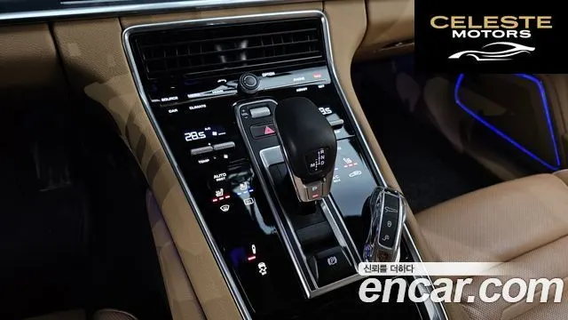 PORSCHE Panamera (971) 3.0 AWD 2018 — photo 8 sur 20
