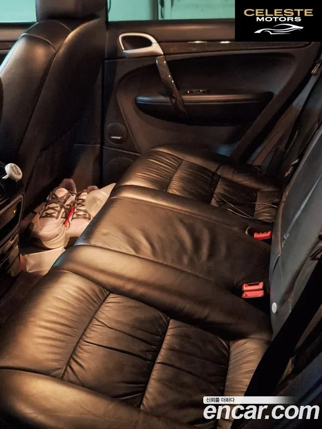PORSCHE Cayenne 4.8 Turbo 2008 — photo 11 sur 22