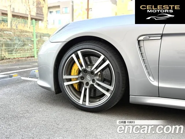 PORSCHE Panamera 4.8 GTS 2013 — photo 5 sur 26
