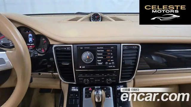 PORSCHE Panamera 4.8 4S 2011 — photo 14 sur 20