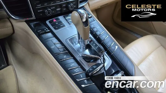 PORSCHE Panamera 4.8 4S 2011 — photo 9 sur 20