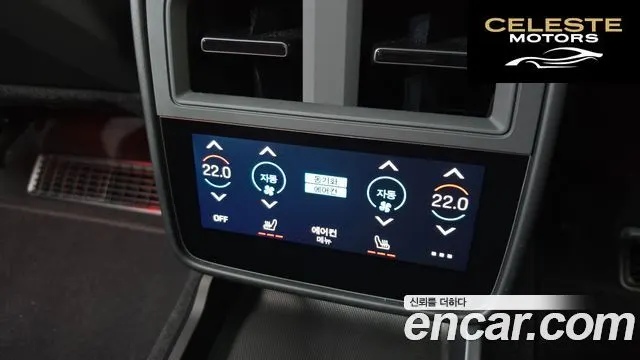 PORSCHE Taycan 4S 2025 — photo 18 sur 20