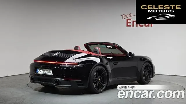 PORSCHE 911 (992) Carrera 4 GTS Cabriolet 2022 — photo 1 sur 20