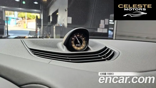 PORSCHE Taycan 4S 2024 — photo 19 sur 26