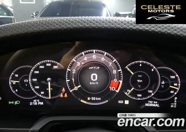 PORSCHE 911 (992) GT3 Touring 2025 — photo 10 sur 11