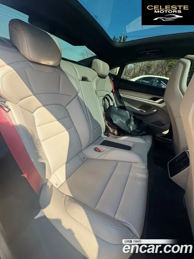 PORSCHE Taycan 2022 — photo 14 sur 16