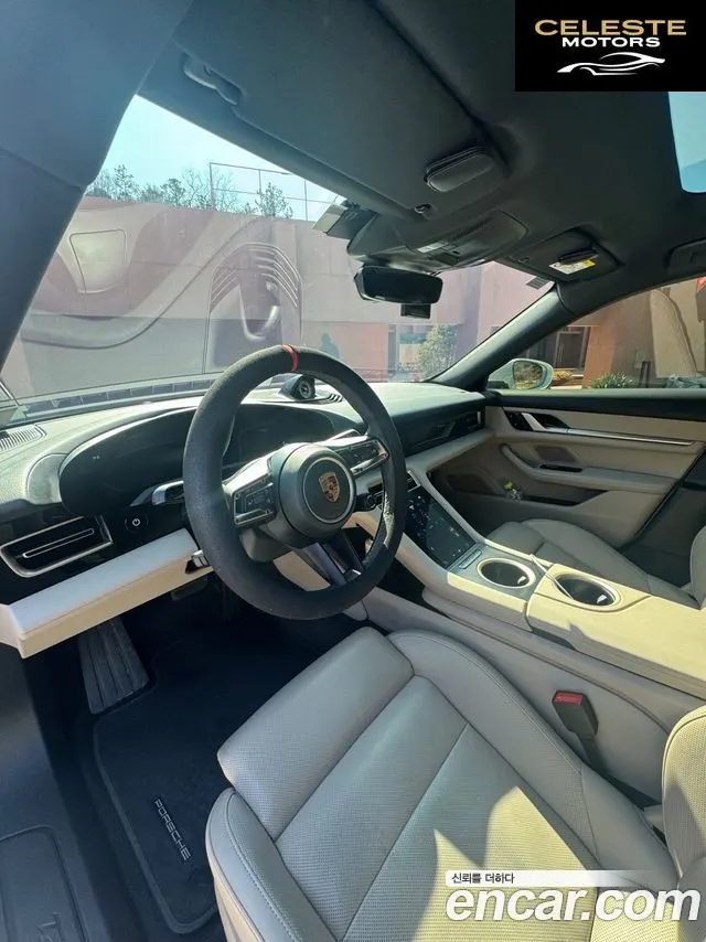 PORSCHE Taycan 2022 — photo 8 sur 16