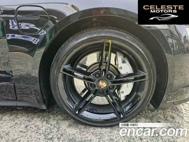 PORSCHE Taycan Turbo 2021 — photo 14 sur 20