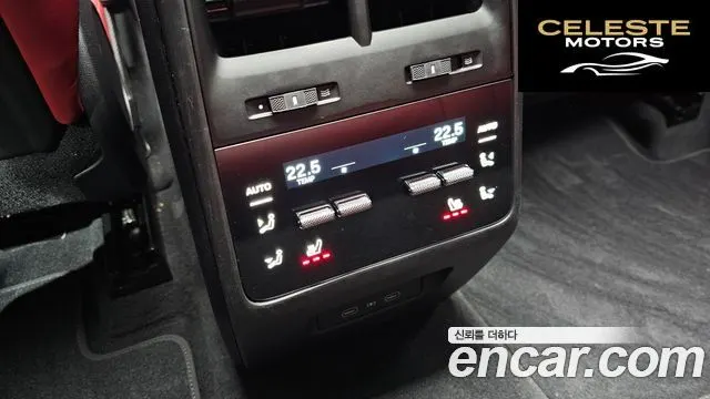 PORSCHE Macan EV 4 2025 — photo 17 sur 20