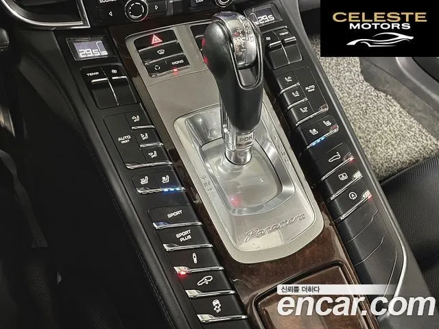 PORSCHE Panamera 4.8 Turbo 2010 — photo 16 sur 26