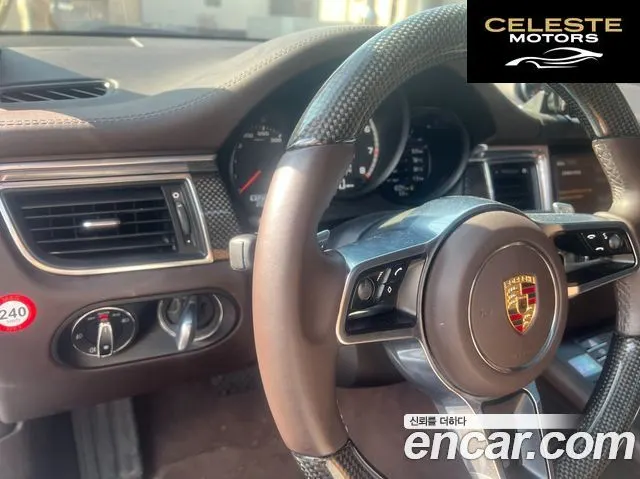 PORSCHE Macan 3.6 Turbo 2014 — photo 21 sur 23