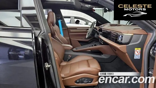 PORSCHE Macan EV Turbo 2025 — photo 11 sur 20