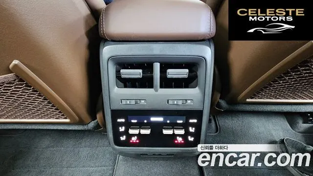 PORSCHE Macan EV Turbo 2025 — photo 18 sur 20