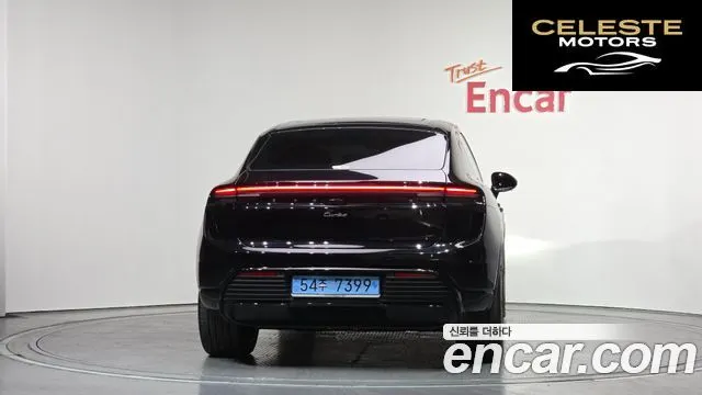 PORSCHE Macan EV Turbo 2025 — photo 4 sur 20