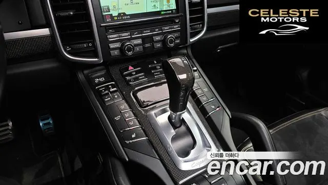 PORSCHE Cayenne 4.8 GTS 2013 — photo 9 sur 20