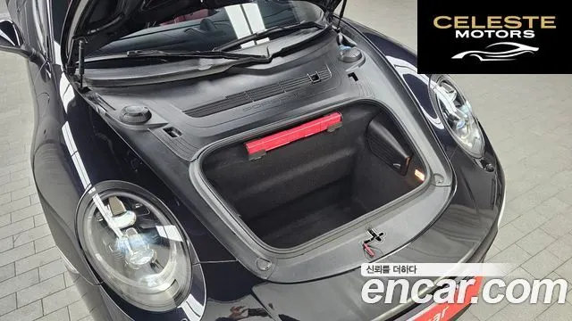 PORSCHE 911 Carrera 4 GTS Cabriolet 2018 — photo 20 sur 20