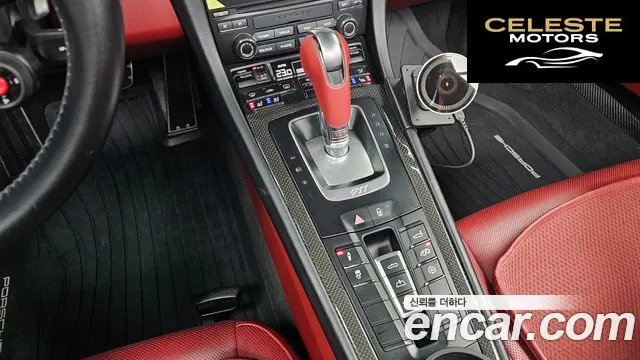 PORSCHE 911 Carrera 4 GTS Cabriolet 2018 — photo 9 sur 20