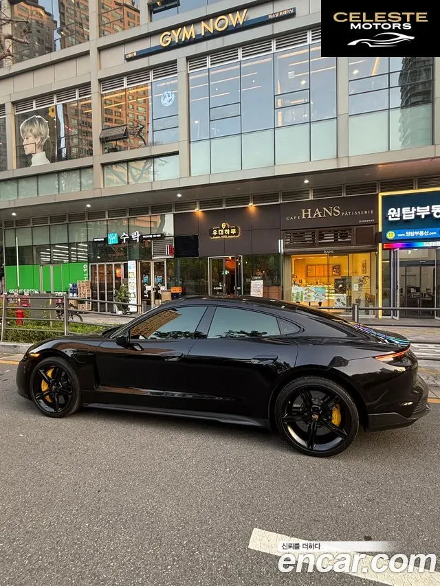PORSCHE Taycan Turbo S 2021 — photo 2 sur 17