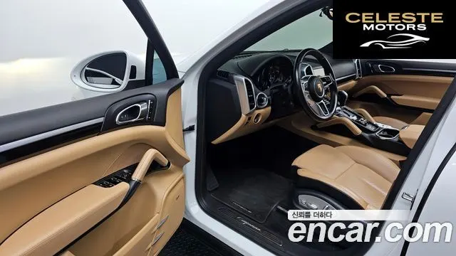 PORSCHE Cayenne 3.0 2016 — photo 11 sur 26