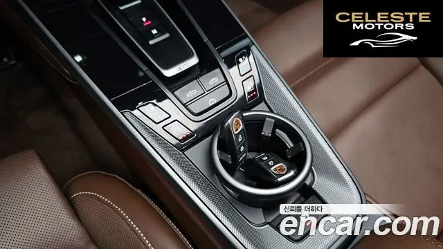 PORSCHE 911 (992) Carrera 4 Cabriolet 2021 — photo 16 sur 26